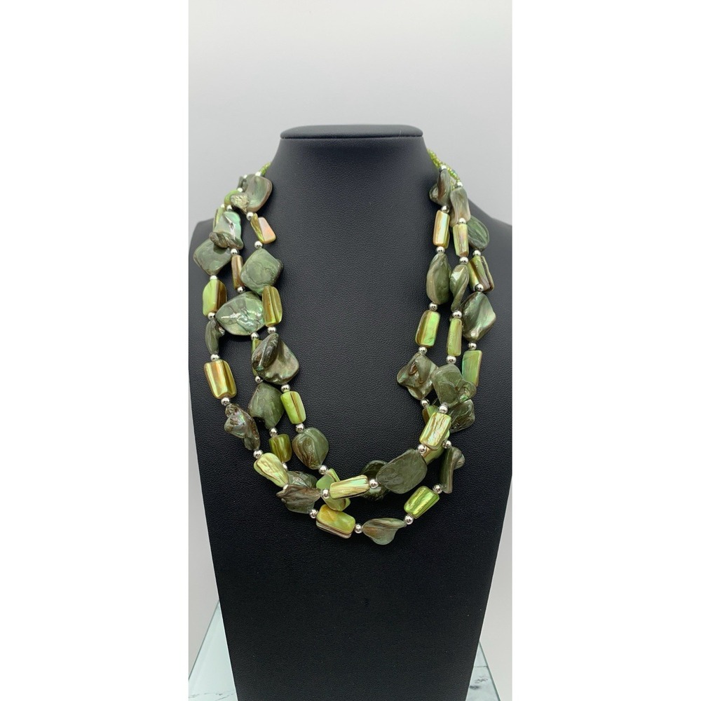 Multi Layer Dyed Green Shell Choker Necklace Beachy Boho Natural Beauty‎